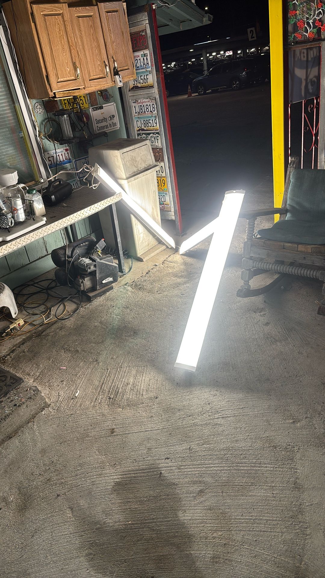 3 Shop Lights