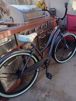 BEACH CRUISER BIKE HUFFY TIRES SIZE 26 VERY GOOD CONDITION 