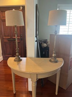 Table with lamps