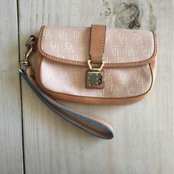 Dooney & Bourke Wristlet 