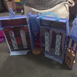Disney Frozen Arendelle Castle Playset – Fold-Out