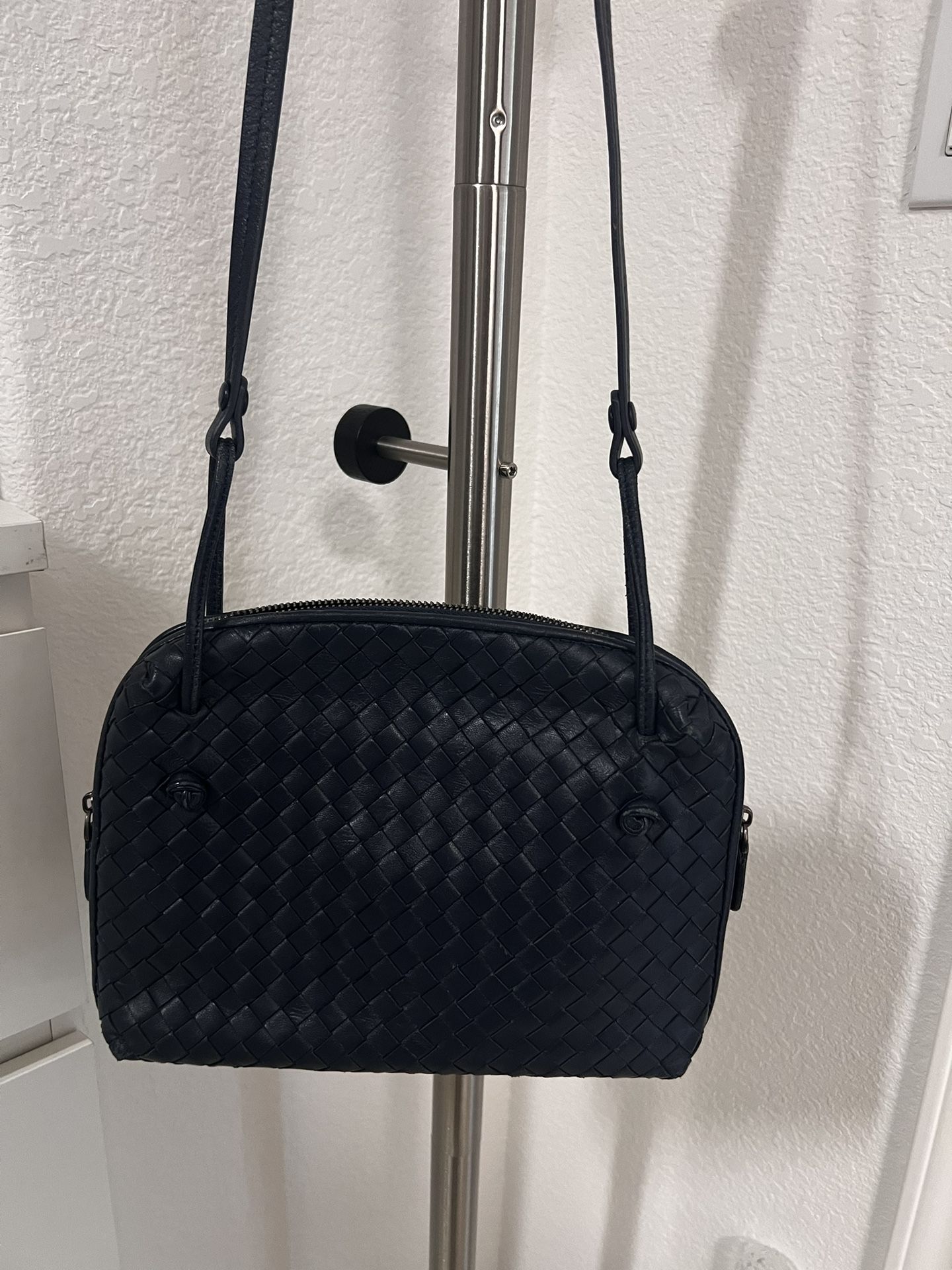 Authentic Used Bottega Intrecciato Crossbody Bag Clothing