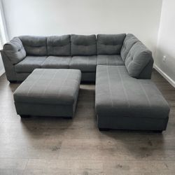 GREY SECTIONAL COUCH WITH OTTOMAN