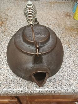 Cast iron kettle