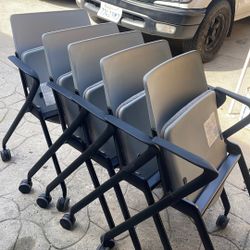 5 CHAIRS LIKE NEW $30 Each Or 5for $100