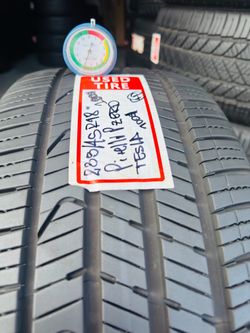 One 1️⃣ Used  Tire semi New 235/45R18” Pirelli PZERO 🧨🧨🧨