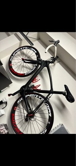Custom Carbon Fiber Road Bike