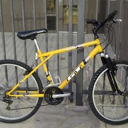 GT palomar Hybrid Bike, Larger frame size 22in, Wheel size 26in  .