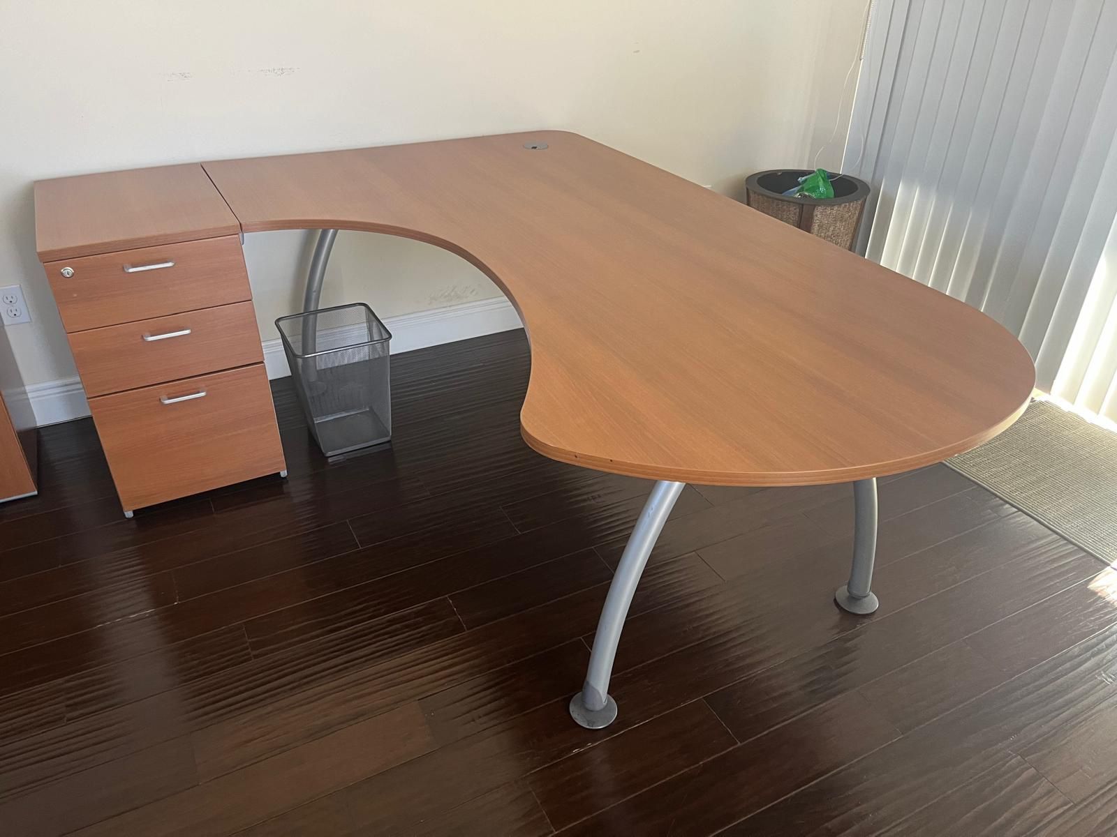 Office Desk With Extra Storage 
