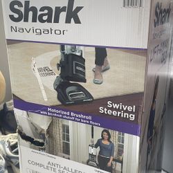 Shark Navigator Lift Away DLX