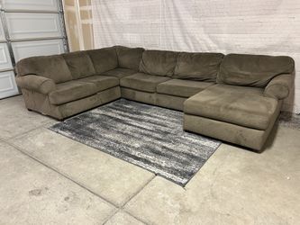Large Brown Sectional Couch – Clean, Comfortable, Delivery Available 