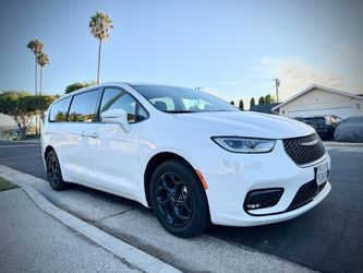 2022 Chrysler Pacifica Hybrid