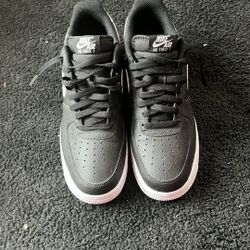 Air Forces1 Black And White Size10.5