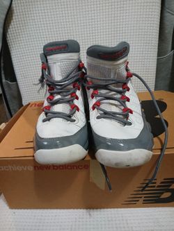 Jordan Retro 9 red and gray and white size 7 youth women excellent condition