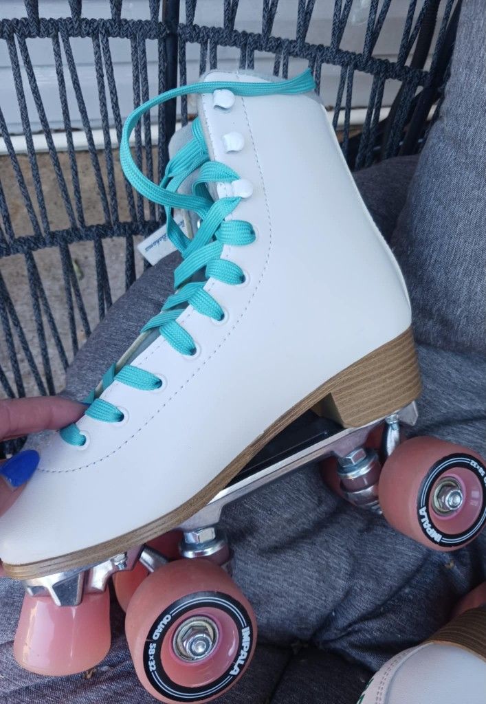 Like New Rollerskates