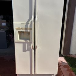 Kitchen aid Refrigerator