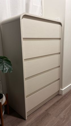 Modern 5-Drawer Dresser