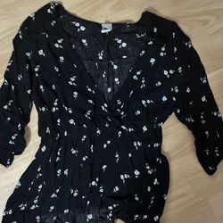 Size Large Women’s Blouse