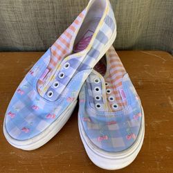 Women’s vans, tennis shoes size 6 1/2