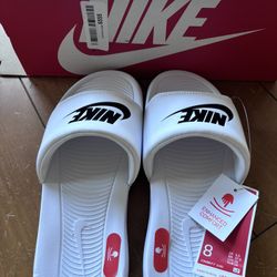 Nike Slides -New W/box Size 8 Women’s