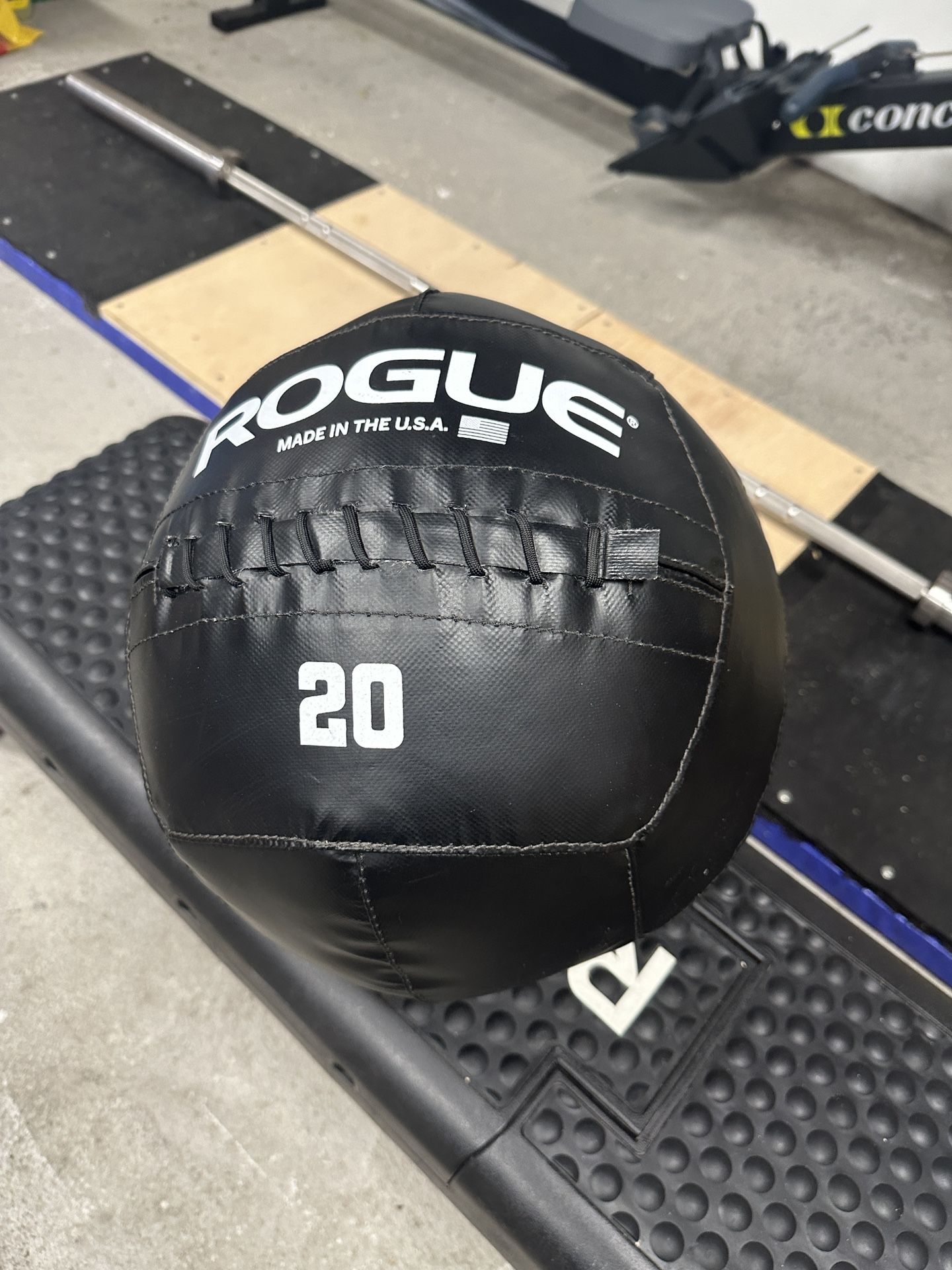 Rogue Fitness Medicine Ball - 20lbs