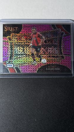 Rafael Leao Field Level Pink Mojo#18/199 Fifa Select 23-24