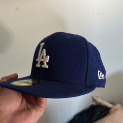 La Dodger Fitted 7 3/4   Brand new