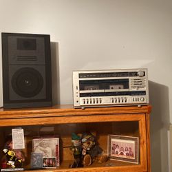 70’s Retro AM/FM, Cassette, Record Player 2speakers.