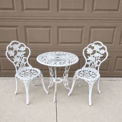 Bistro set table and 2 chairs