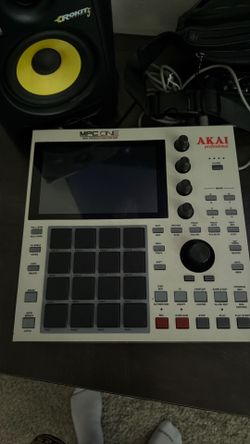 MPC ONE (Akai) w/retro skin