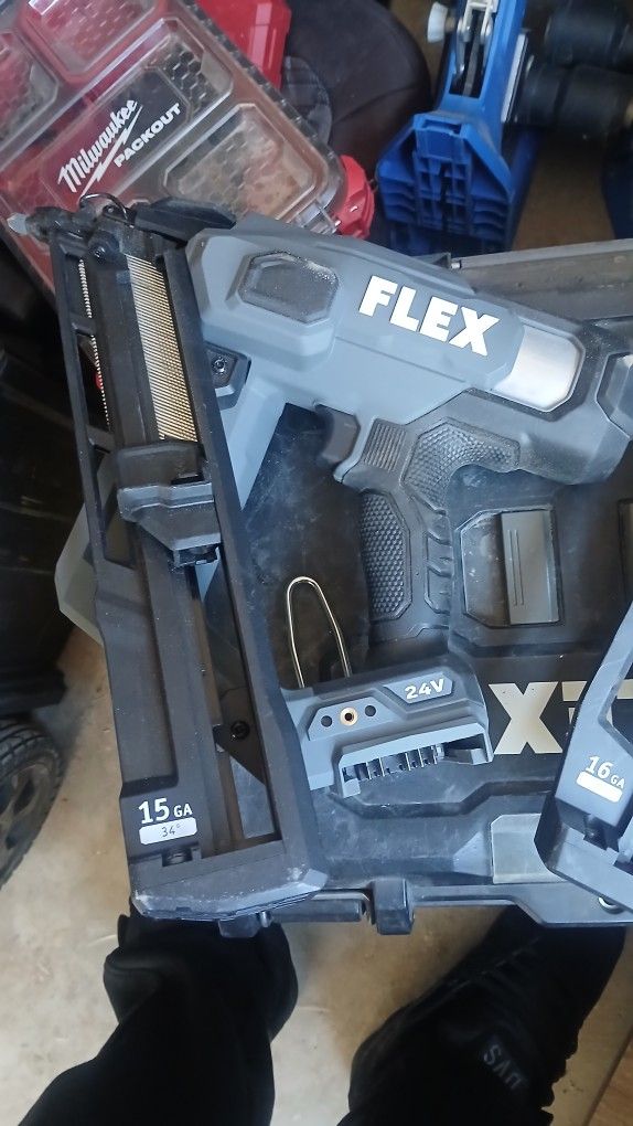 15g Angled Finish Nailer