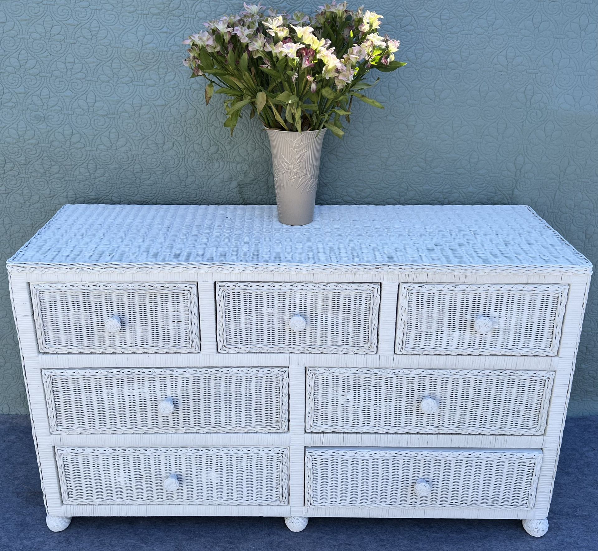 White Wicker Dresser (7 drawers) for Sale in Smithtown, NY OfferUp