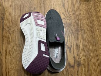 Skechers Slip In Max Cushion Size 7