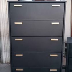 5 Drawer Ashley Upright Dresser - Black With Gold 