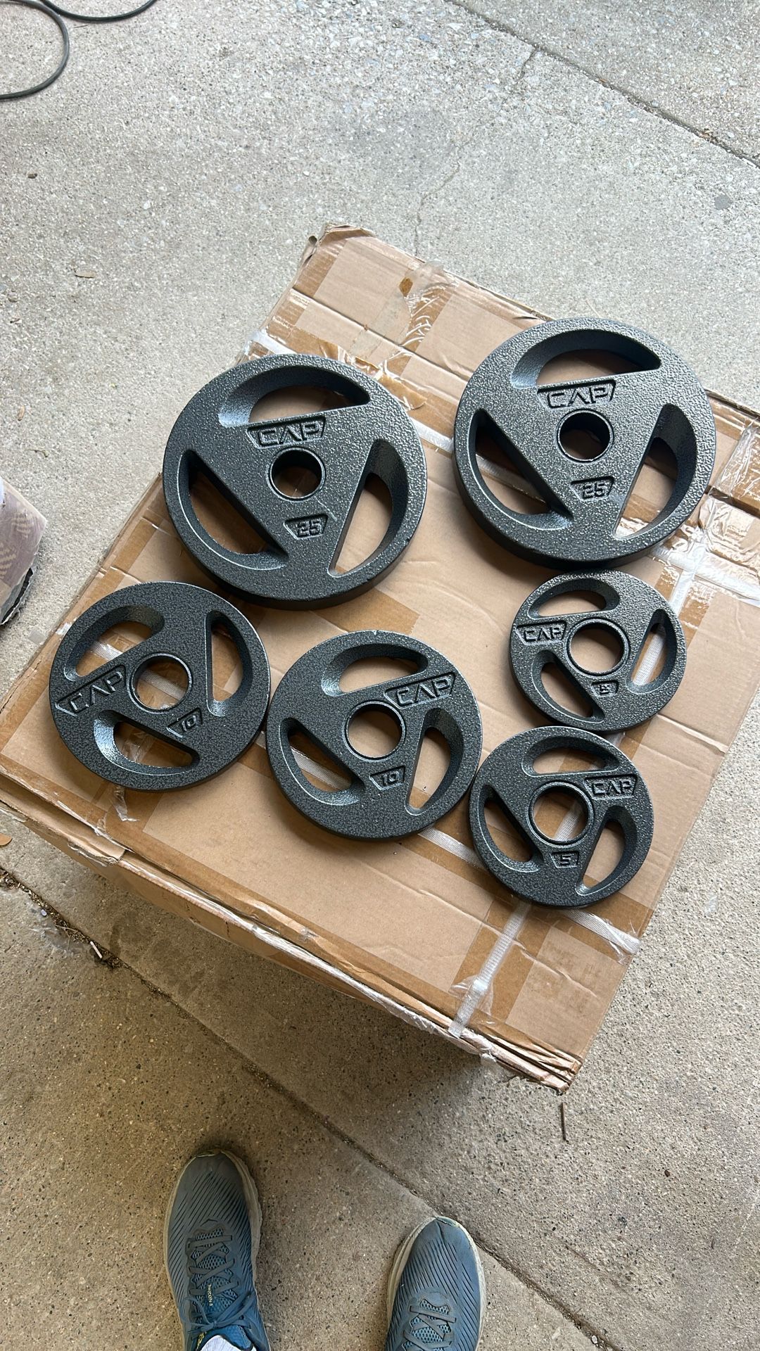 80 LBS OLYMPIC WEIGHT PLATES ( 2 25 LB, 2 10 LB, & 2 5 LB ) BRAND NEW $100 FIRM