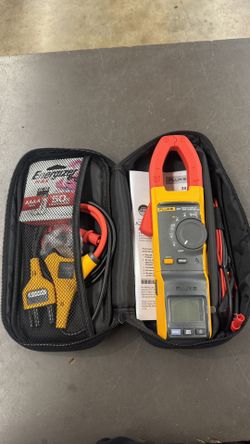 Fluke 381 Remote Display True-RMS AC/DC clamp meter with iFlex no trades pick up in Tacoma 