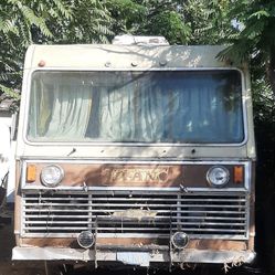 RV Titan Motor Homes