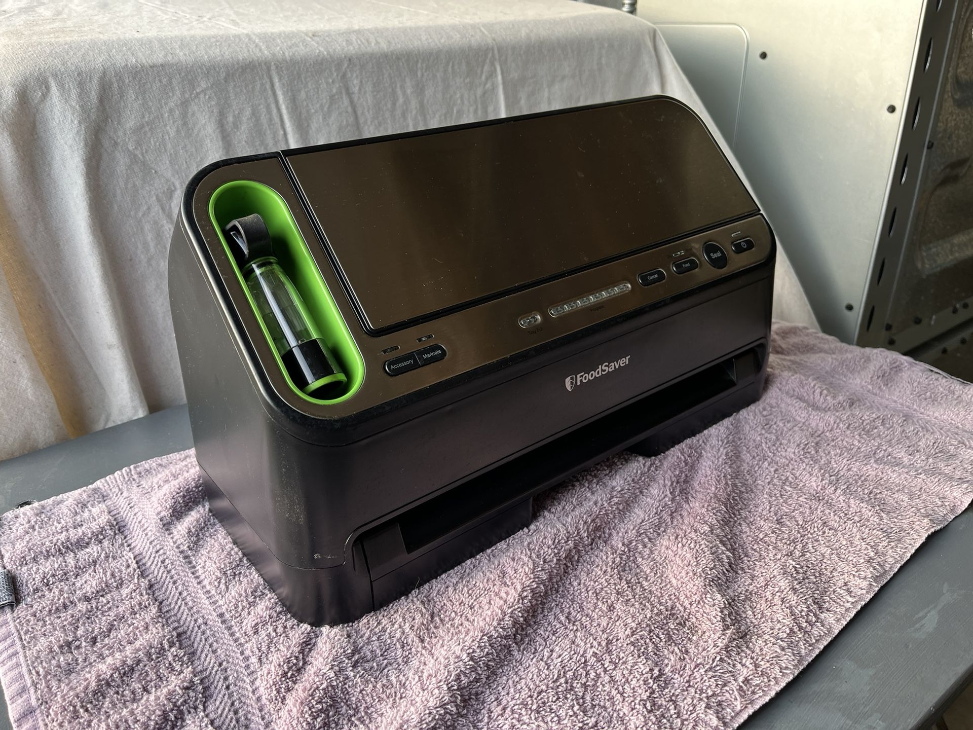 FoodSaver Sealer And Jar Accessory 