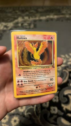 Moltres holo Pokemon card