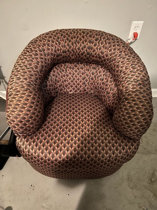 Swivel Chair With Ottoman