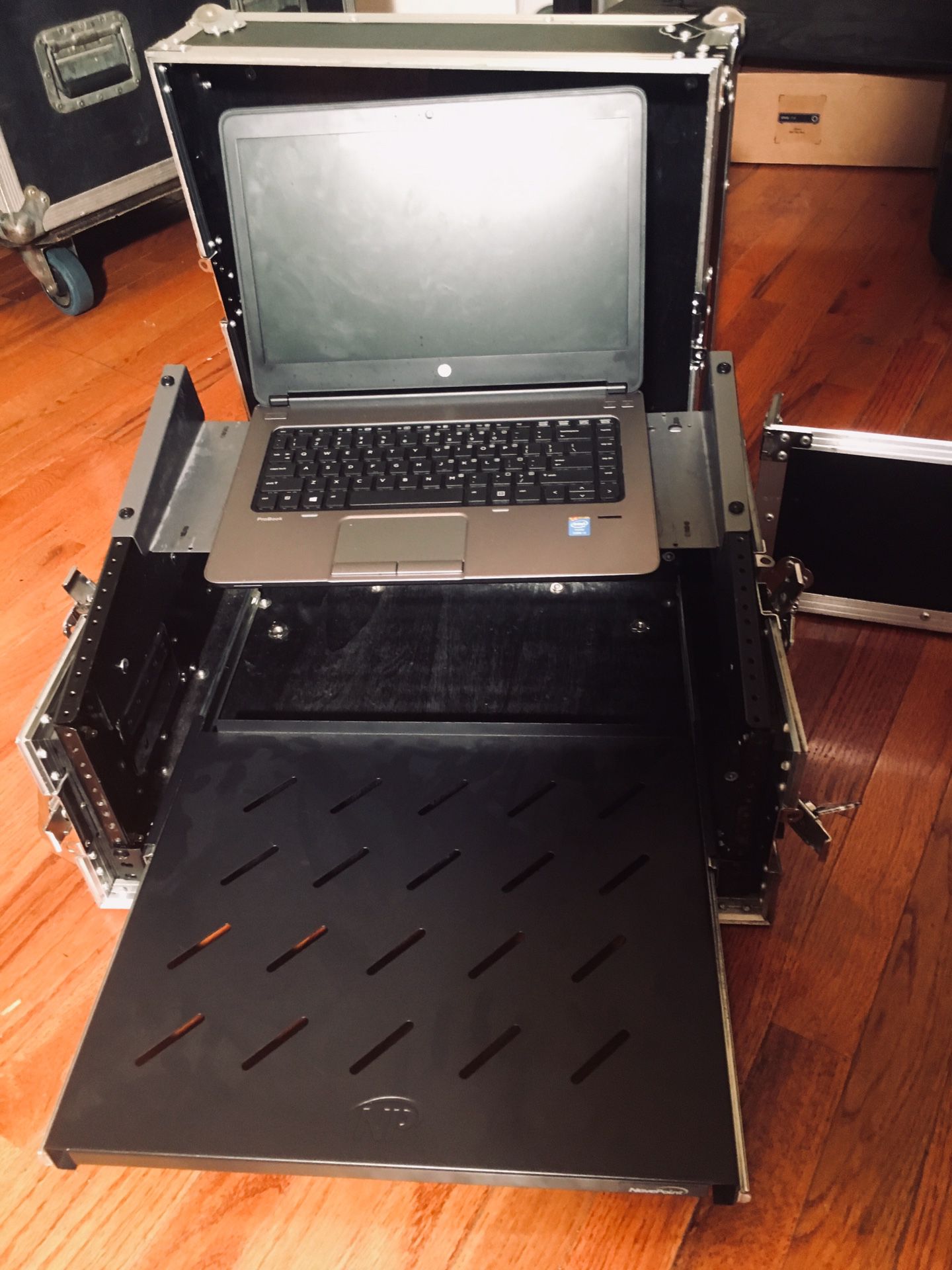 DJ laptop and mixer flight case. Comes with rack mountable 8 channel alesis mixer!