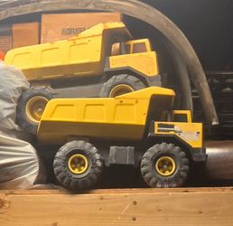 Vintage  tonka trucks