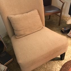 Elegant  ( Beige ) Living Room Chair. Like New