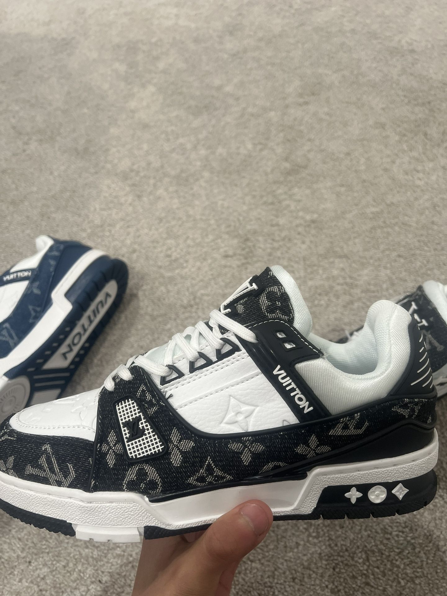 lv trainer 1:1 size 8