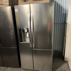 LG Side By Side Refrigerator With Showcase
