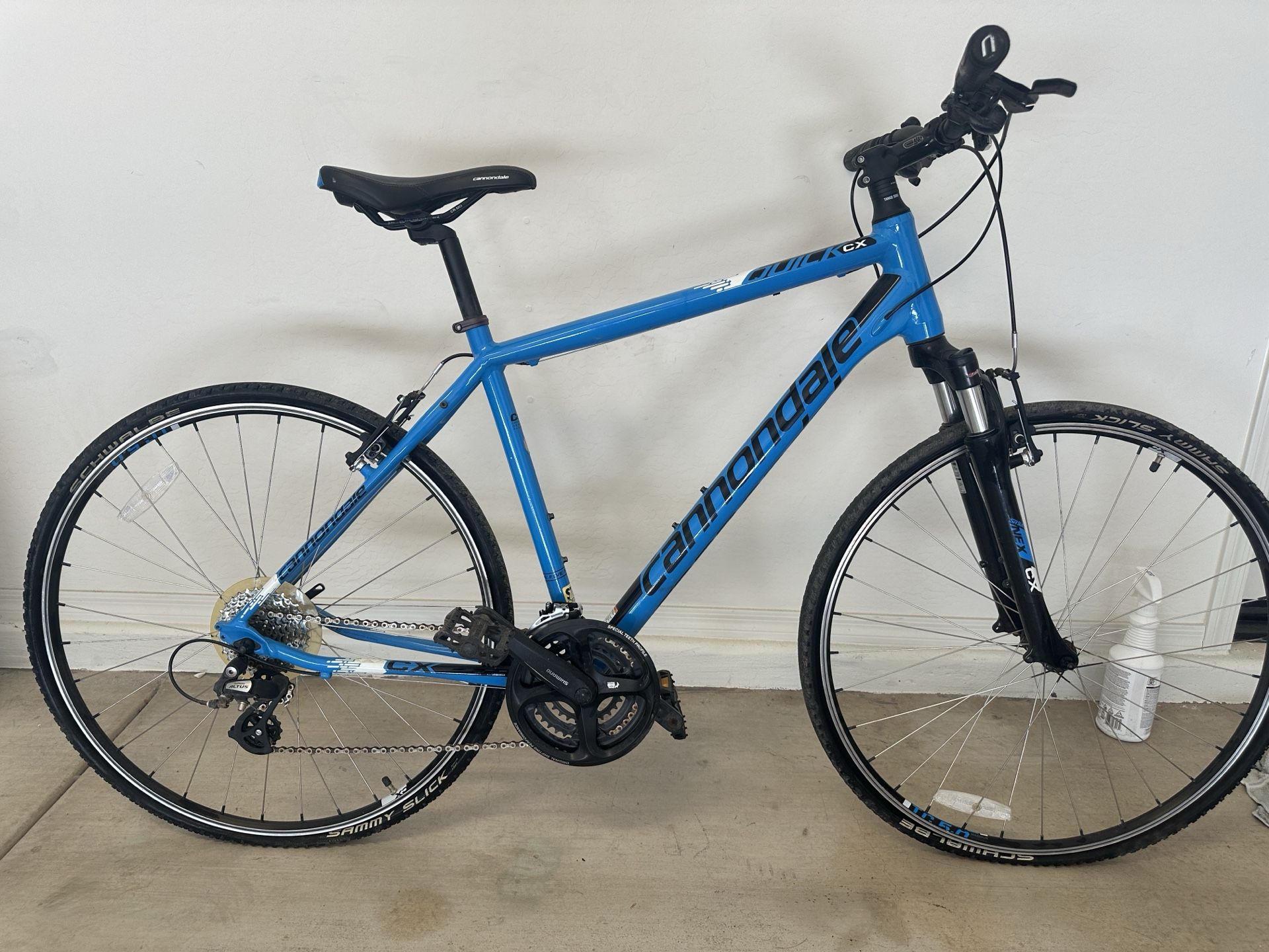 Cannondale CX Bike Size L Hybrid