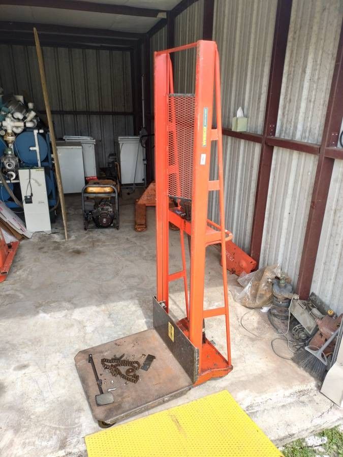 Wesco Pallet Stacker - Needs Fix