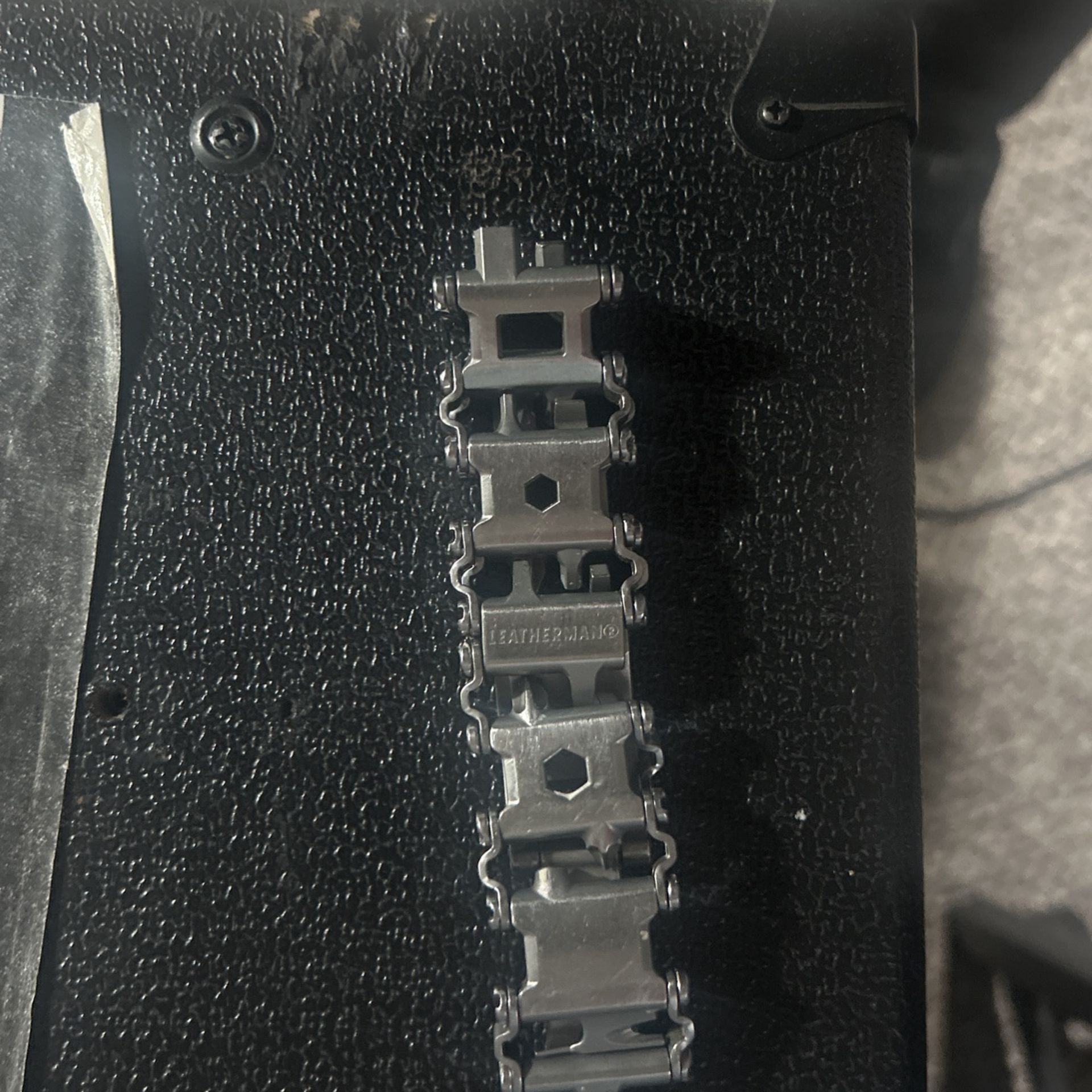 Leatherman Tread bracelet multi tool, missing one screw