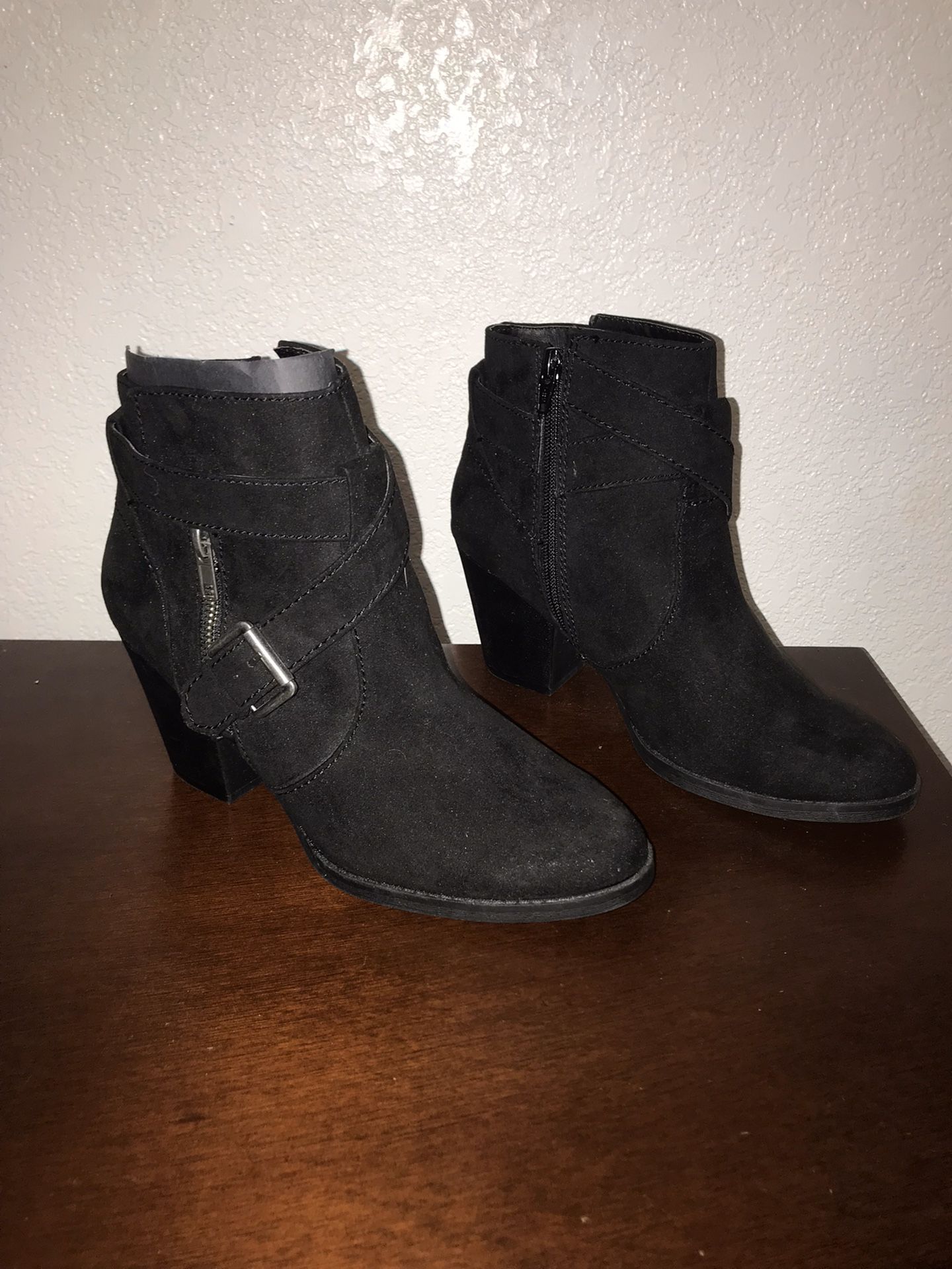 Dolcetta black ankle boots w/side buckle