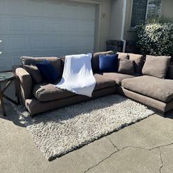 Free delivery-Camerich, Lazy Time,  Brown 2pc Sectional couch retails 6599